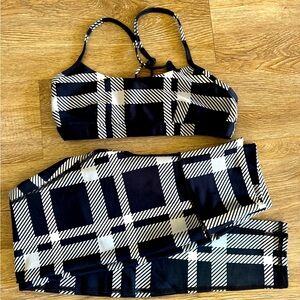 Alo yoga set, size small, airlift, plaid